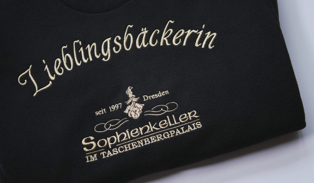 Direkteinstickung - Logostick auf Fleecejacken